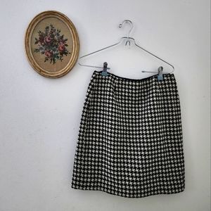 SOLD | casual corner annex black and white 90s houndstooth skirt
